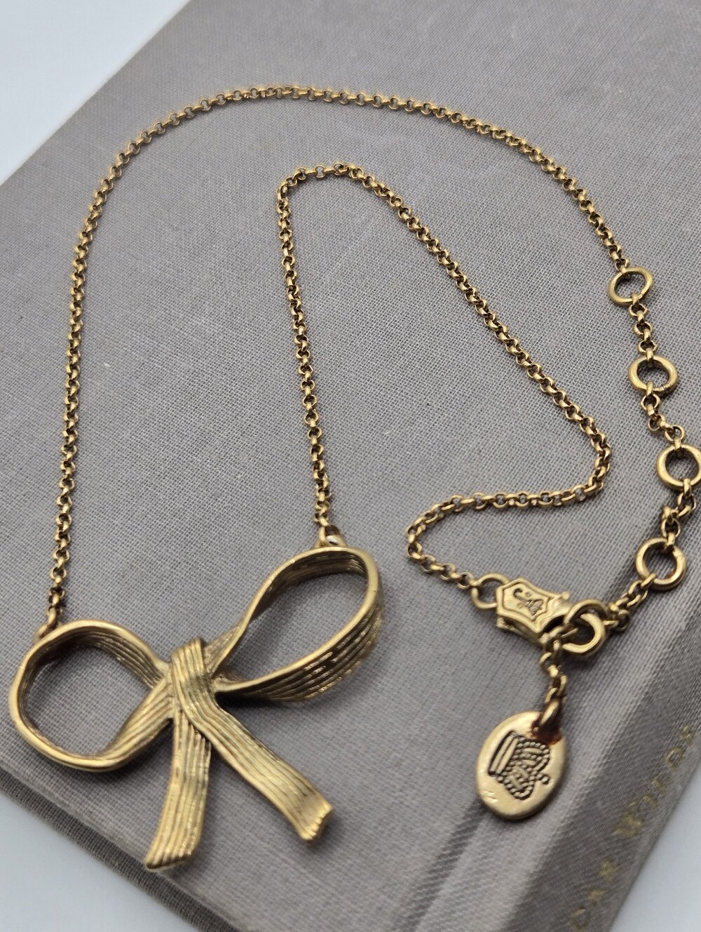 JUICY COUTURE Dainty Silver Chain Necklace Key Pendant Rhinestones McBling 18"